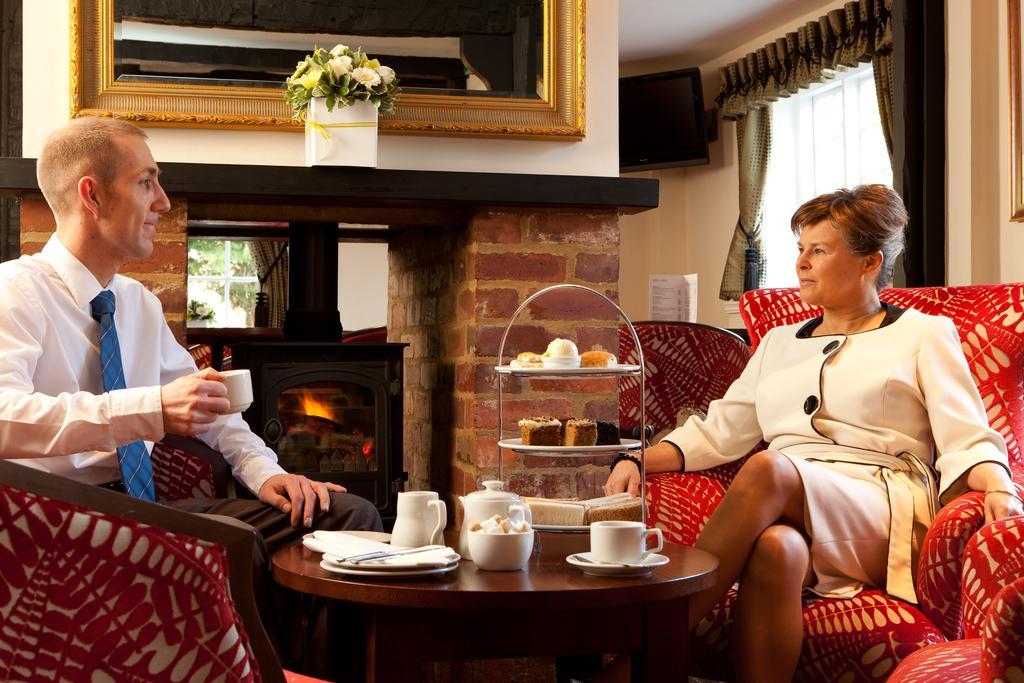 The White Horse Hotel Hertingfordbury Bagian luar foto